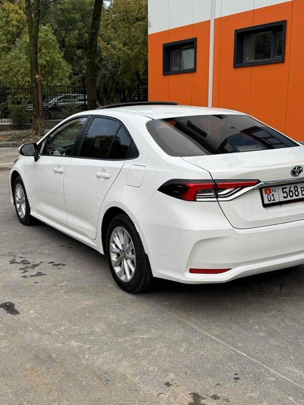 Toyota Corolla: 2020 г., 1.8 л, Автомат, Бензин, Седан: фото 4