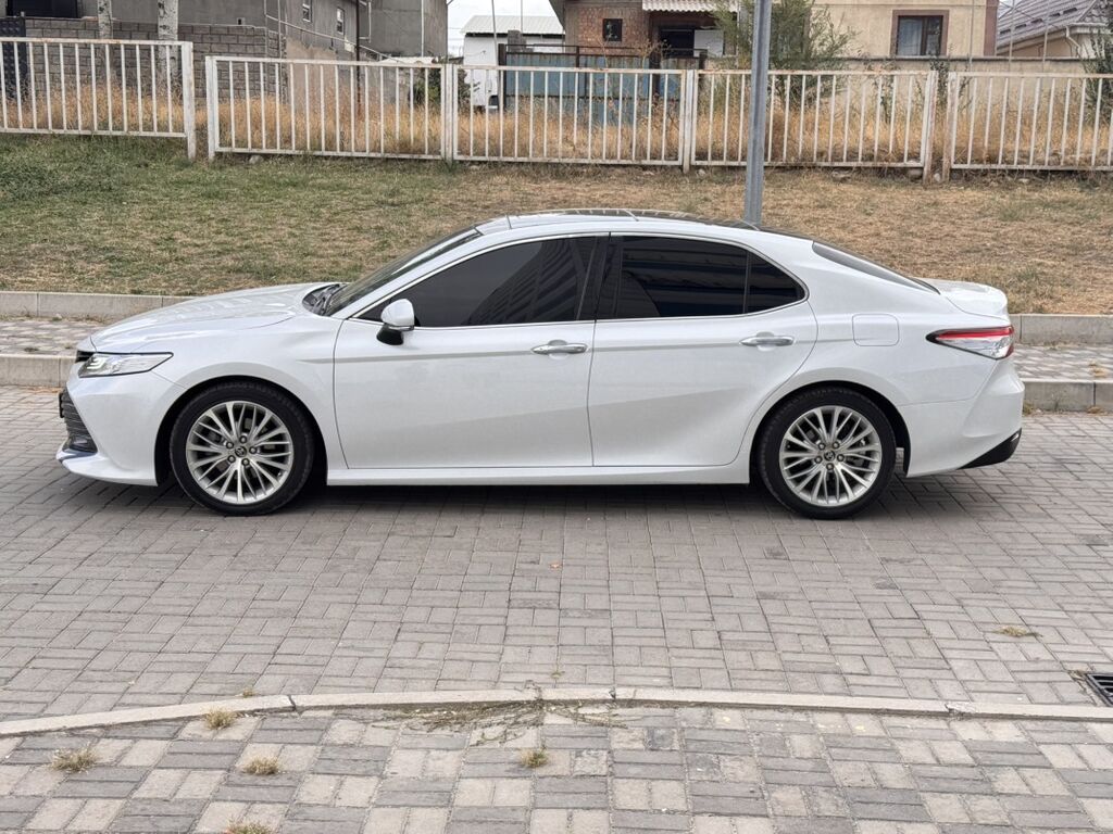 Toyota Camry: 2018 г., 2.5 л, Автомат, Бензин, Седан: фото 4