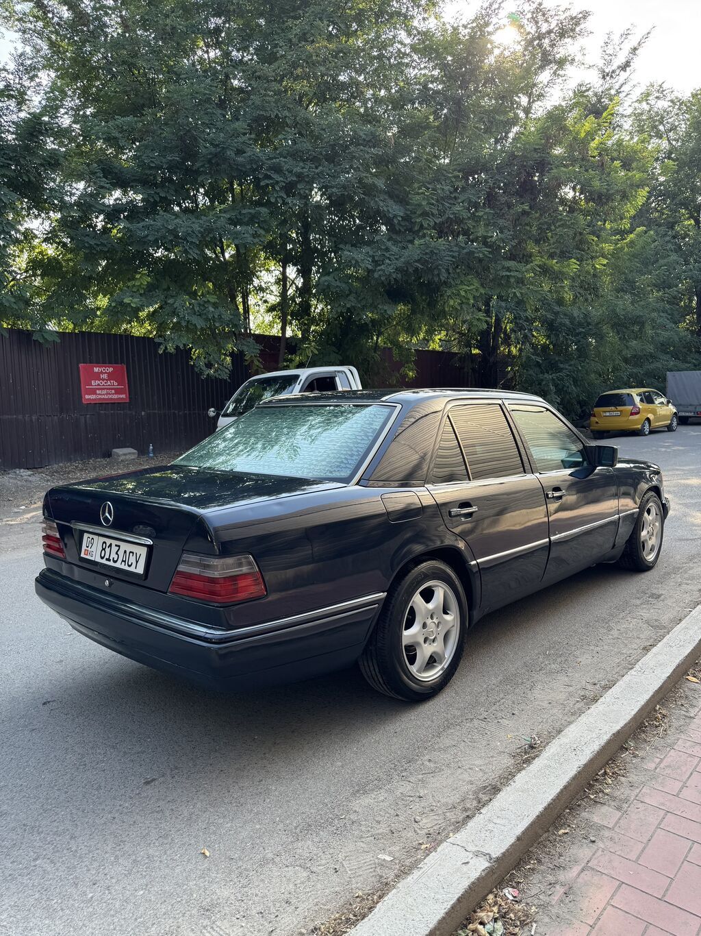 Mercedes-Benz W124: 1993 г., 2.2 л, Механика, Бензин, Седан: фото 4
