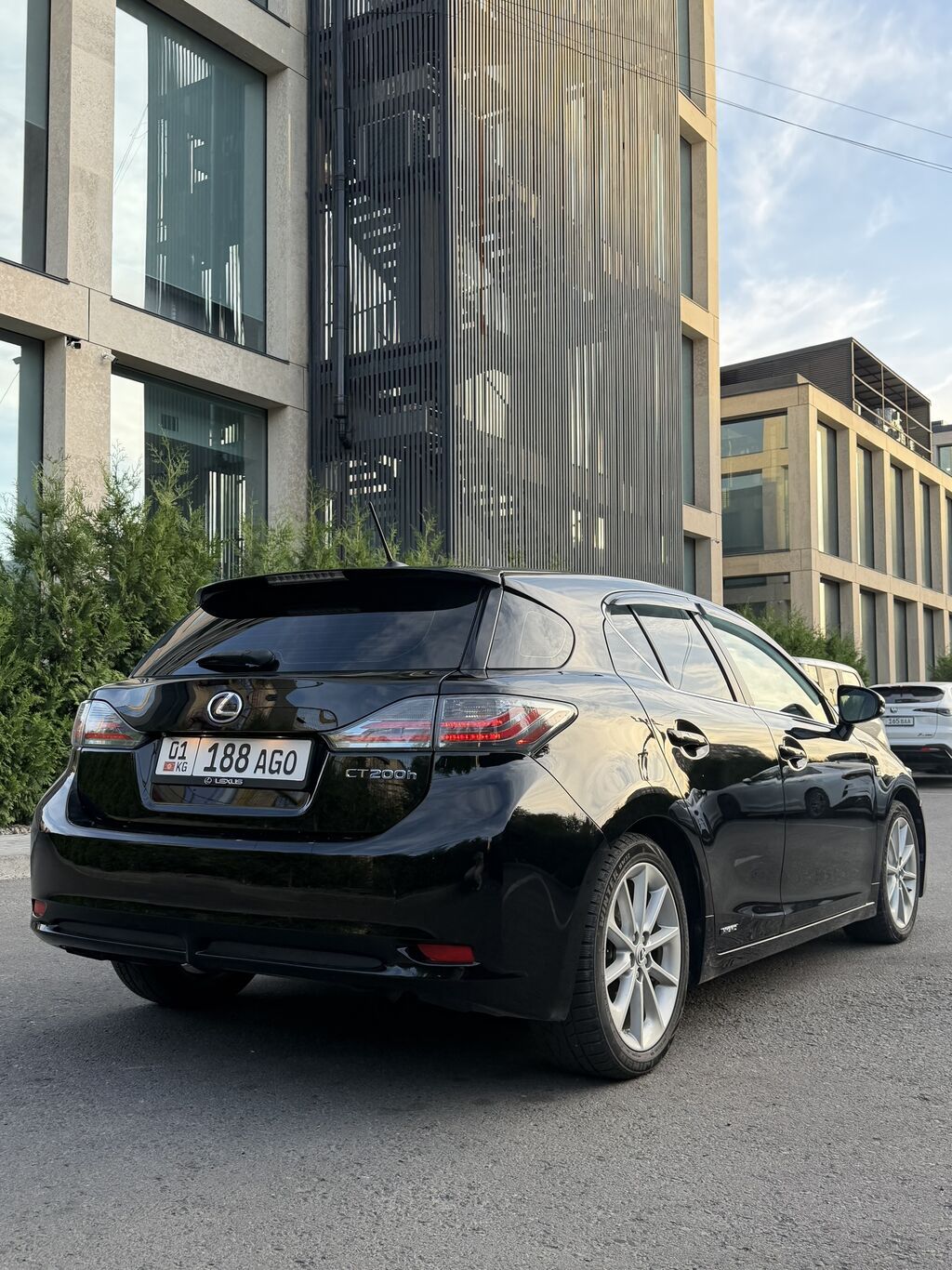 Lexus CT: 2012 г., 1.8 л, Вариатор, Гибрид, Хэтчбэк: фото 3
