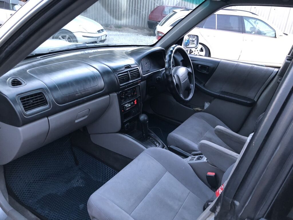 Subaru Forester: 2001 г., 2 л, Автомат, Газ, Кроссовер: фото 5