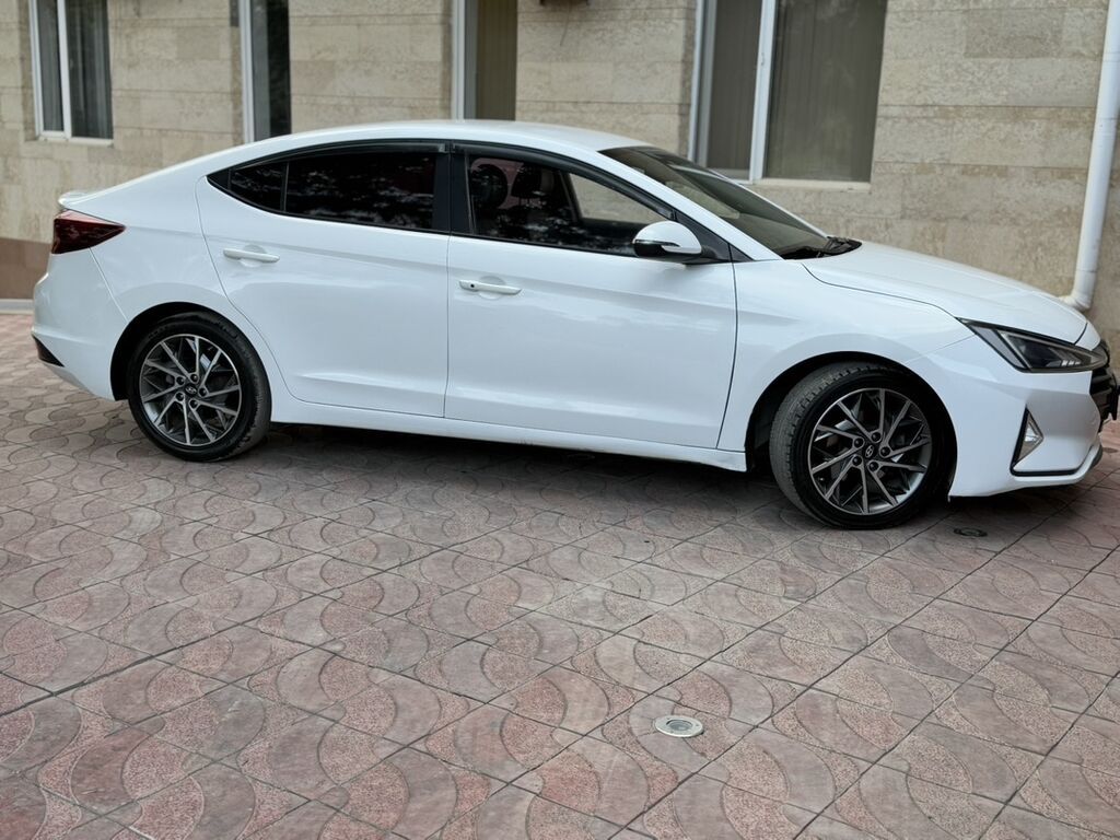 Hyundai Avante: 2019 г., 1.6 л, Автомат, Бензин, Седан: фото 5