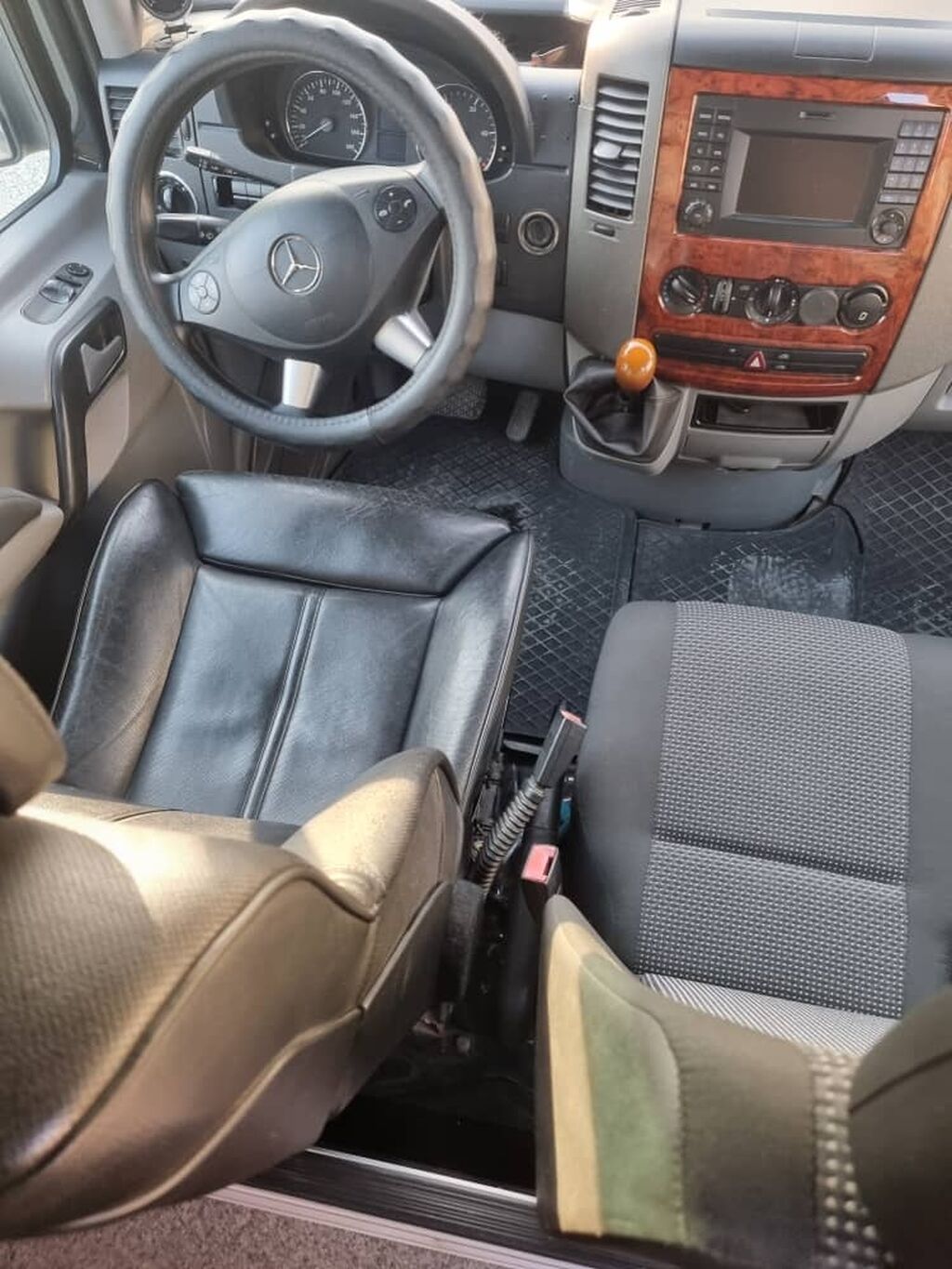 Mercedes-Benz Спринтер: 2010 г., 4.3 л, Автомат, Газ, Бус — фото 6