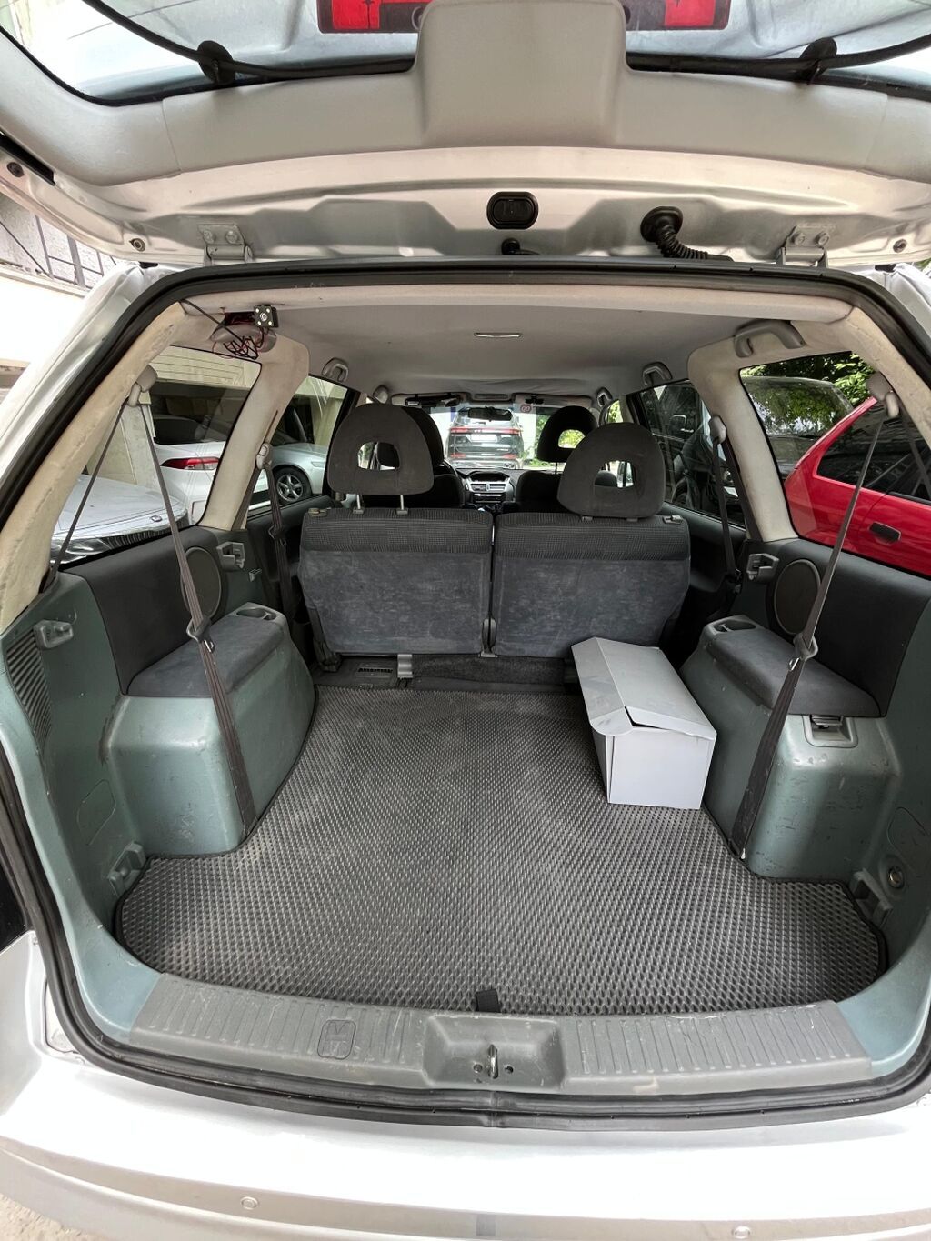 Mitsubishi Space Wagon: 2001 г., 2 л, Механика, Бензин, Минивэн: фото 7