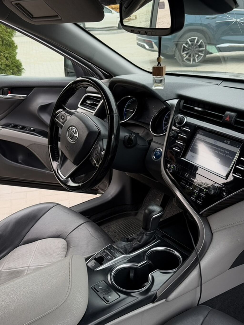 Toyota Camry: 2018 г., 2.5 л, Автомат, Гибрид, Седан: фото 5