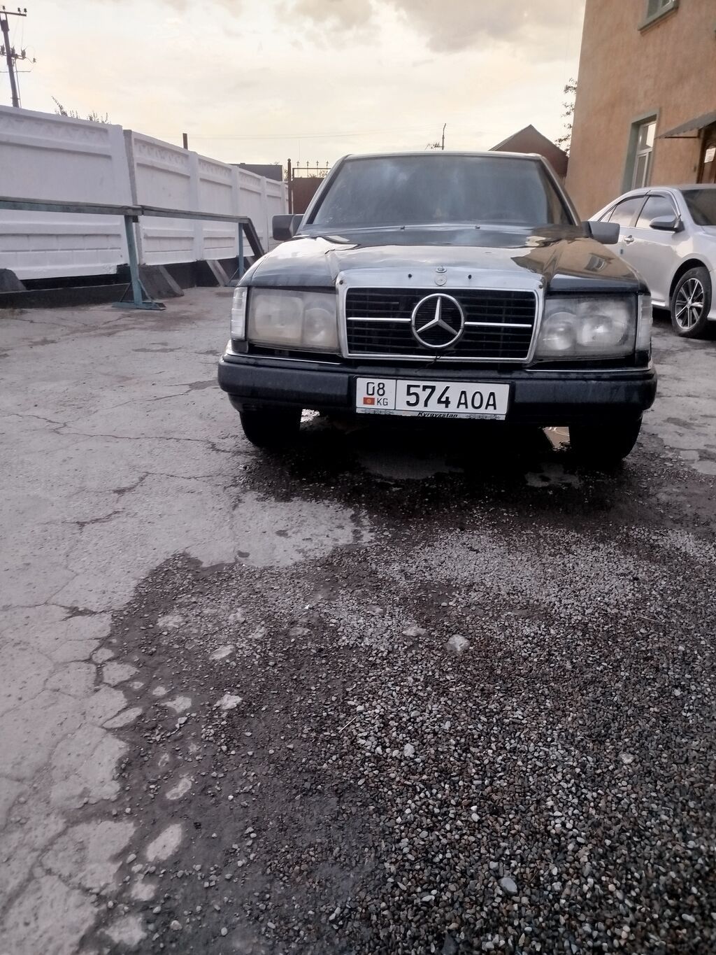 Mercedes-Benz W124: 1990 г., 3 л, Механика, Дизель, Седан: фото 5