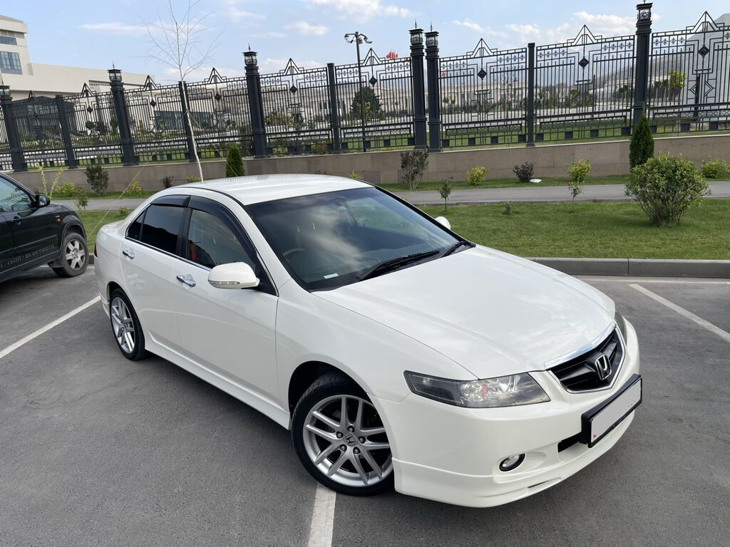 Honda Accord: 2003 г., 2 л, Автомат, Бензин, Седан: фото 2