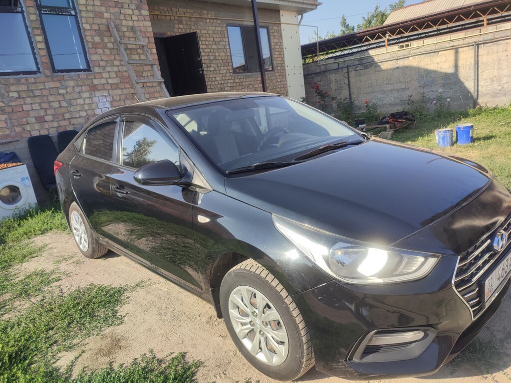 Hyundai Solaris: 2017 г., 1.4 л, Автомат, Бензин, Седан: фото 2