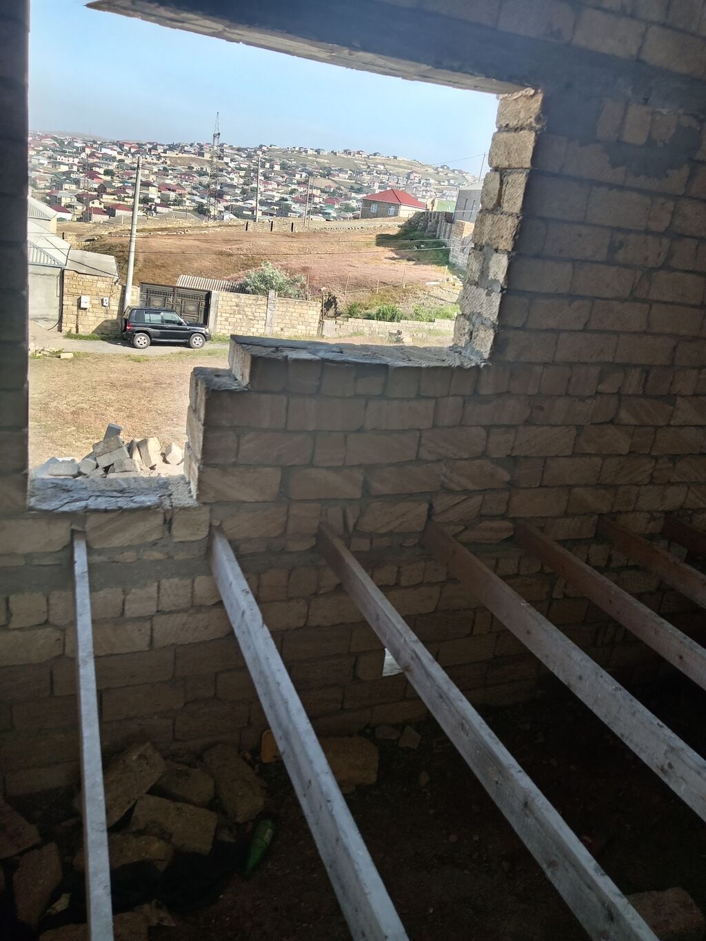 4 otaqlı, 120 kv. m, Təmirsiz