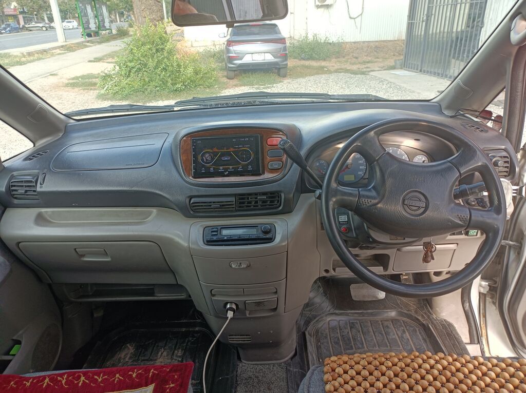 Nissan Serena: 2001 г., 2 л, Вариатор, Бензин, Минивэн: фото 5