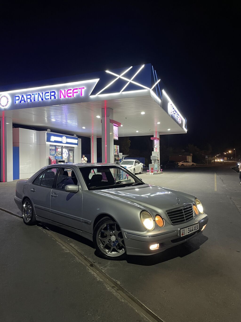 Mercedes-Benz E-Class: 1999 г., 4.3 л, Автомат, Бензин, Седан: фото 4