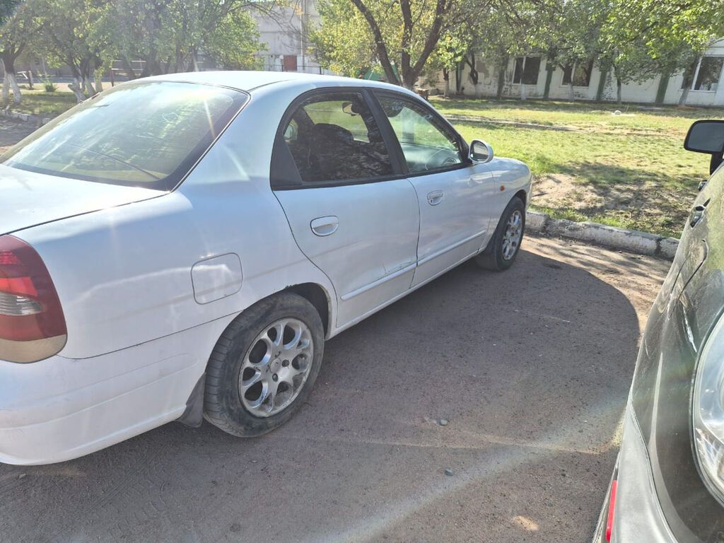 Daewoo Nubira: 2002 г., 1.6 л, Автомат, Бензин, Седан: фото 3