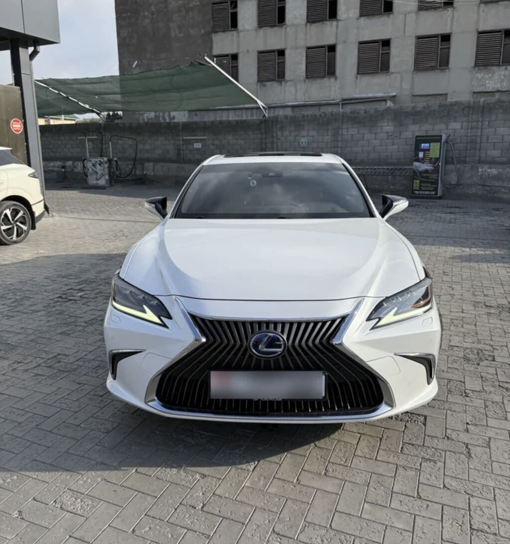 Lexus ES