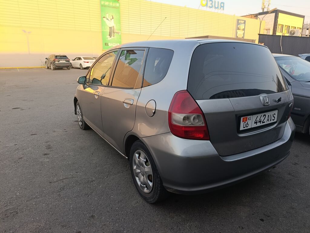 Honda Fit: 2003 г., 1.5 л, Вариатор, Бензин, Хэтчбэк: фото 3