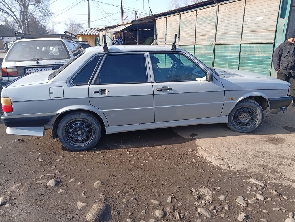 Audi 80: 1986 г., Седан: фото 3