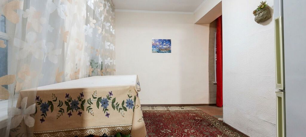 Продам Дом 3 комнаты, Участок 3,3-сотки На Красной книге район: фото 2