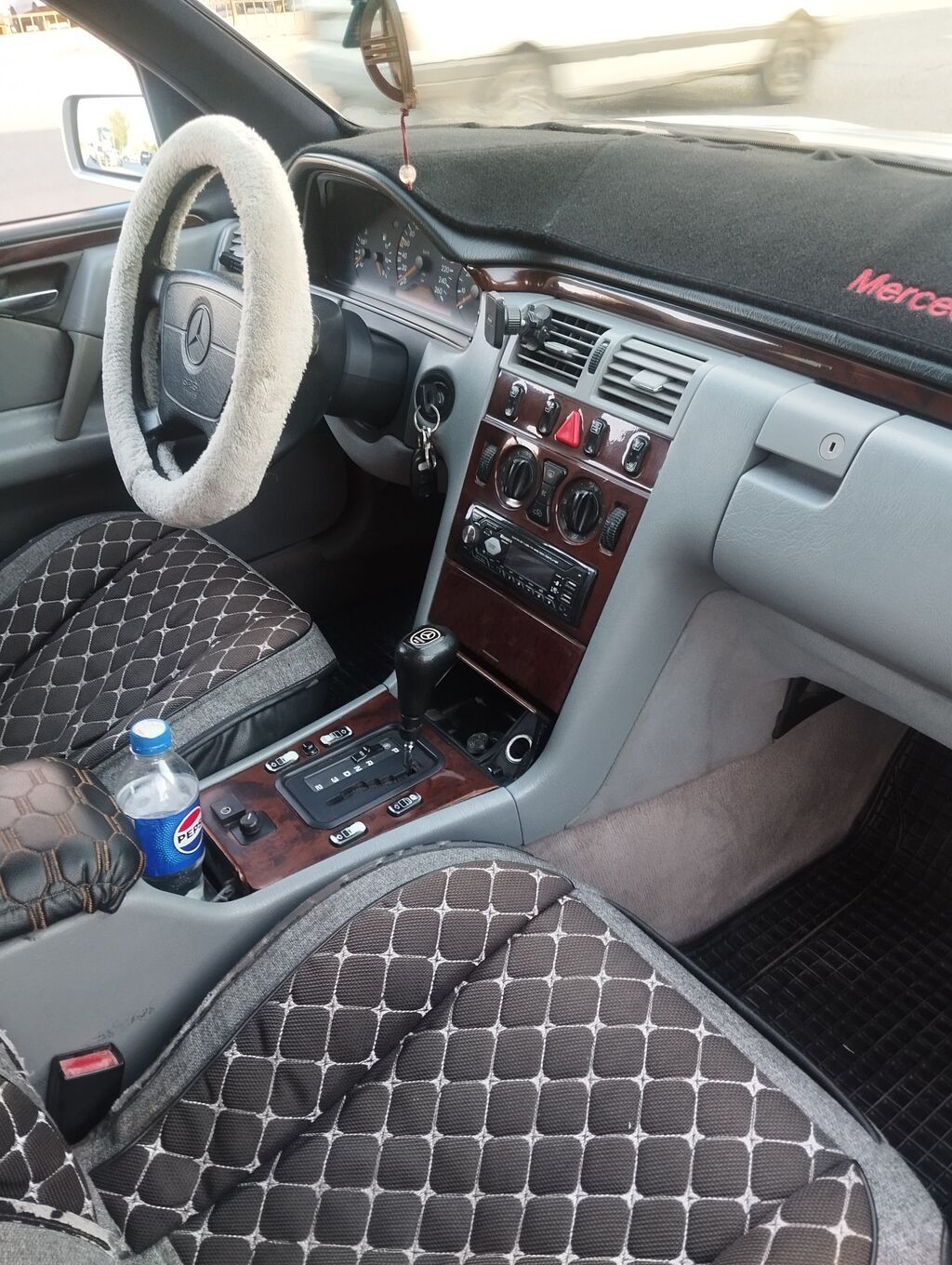 Mercedes-Benz E-Class: 1995 г., 3.2 л, Автомат, Бензин, Седан: фото 5