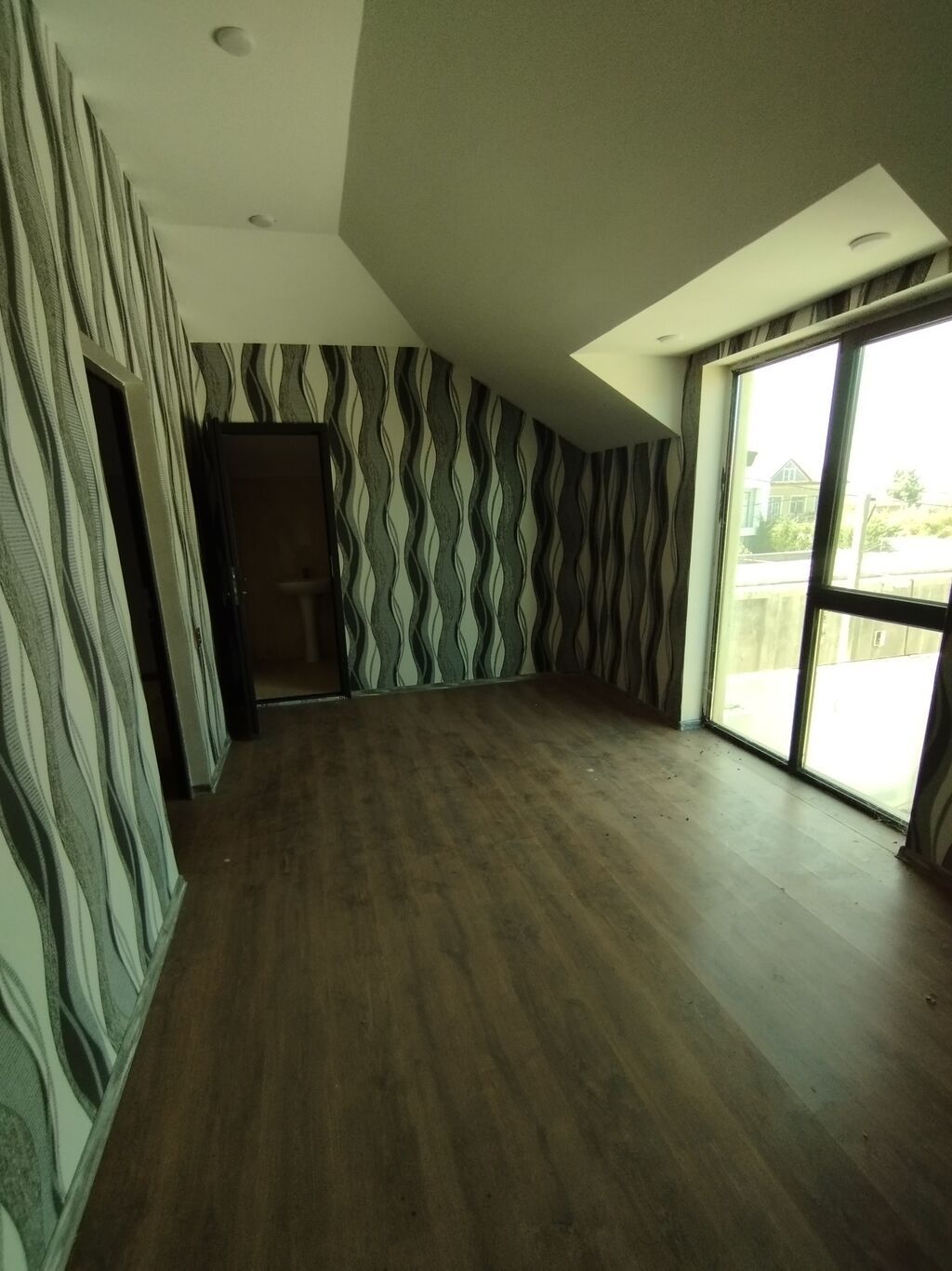 Bakı, Novxanı, 150 kv. m, 3 otaqlı, Kombi, Telefon, İşıq