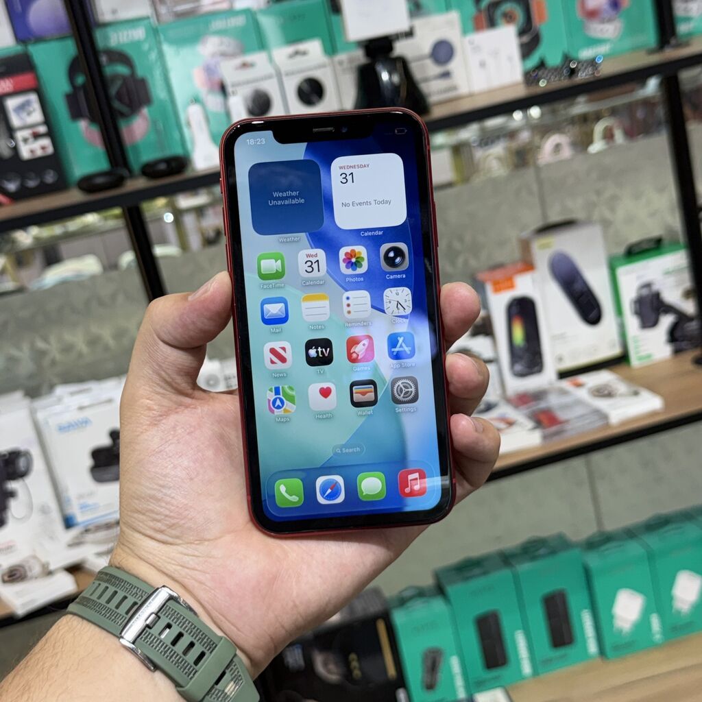 IPhone 11, Б/у, 256 ГБ, Красный, Защитное стекло, 100 %: фото 4