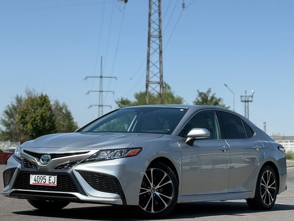 Toyota Camry: 2020 г., Седан: фото 3