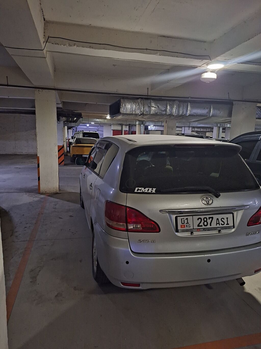 Toyota Ipsum: 2003 г., 2.4 л, Автомат, Бензин, Минивэн: фото 2