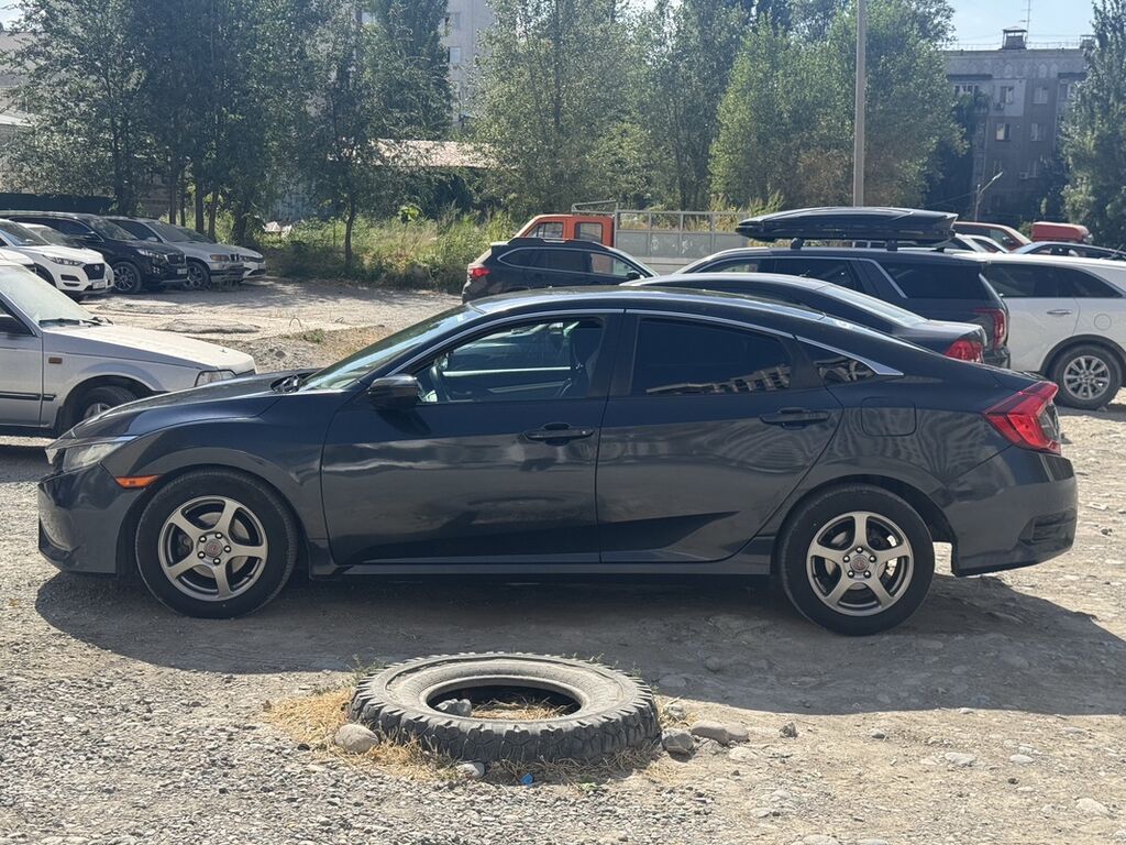 Honda Civic: 2017 г., 2 л, Автомат, Бензин, Седан: фото 4