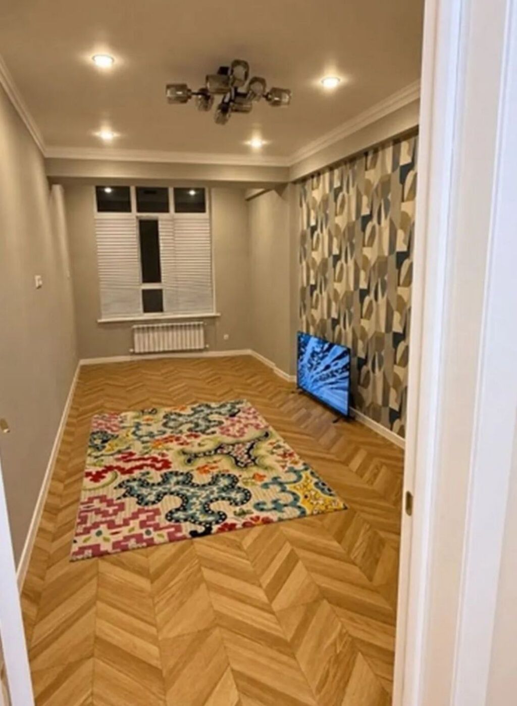Продается 3 комнатная квартира Элитный дом в районе Аламедин-1 Жилой: фото 3