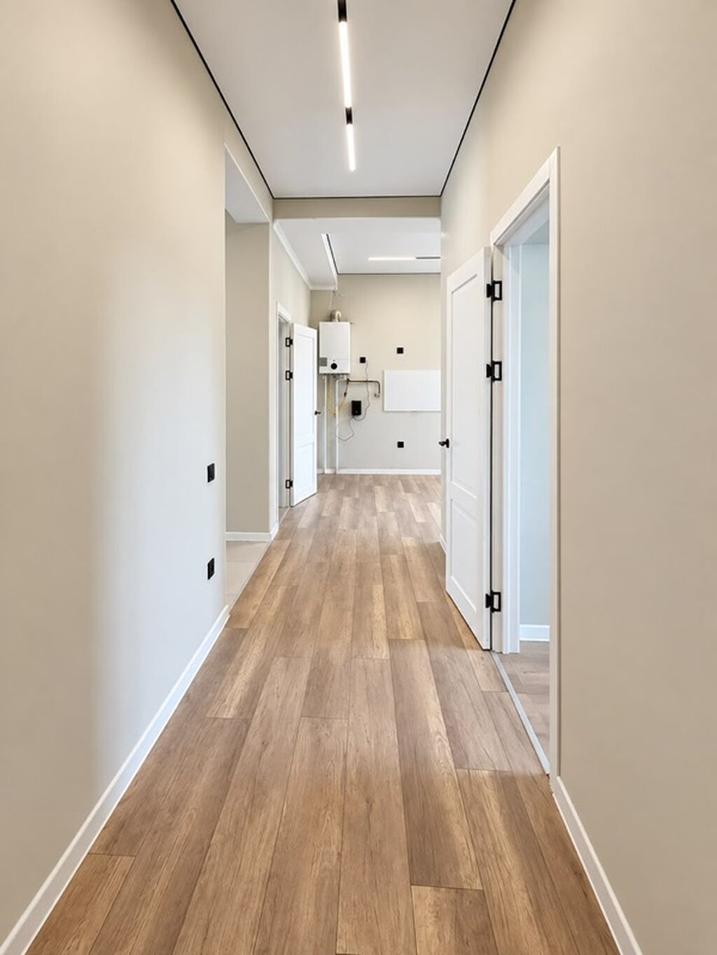 4 комнаты, 120 м², 3 соток, Бишкек, Восточный (старый) автовокзал Риэлтор: фото 2