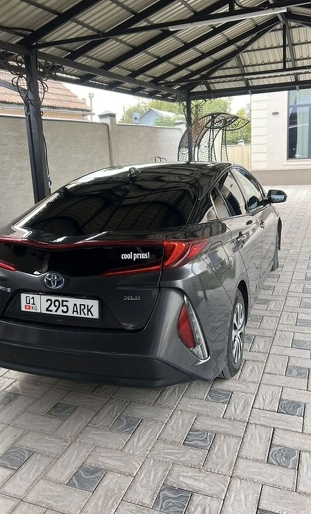 Toyota Prius: 2019 г., 1.8 л, Автомат, Гибрид, Хэтчбэк: фото 4
