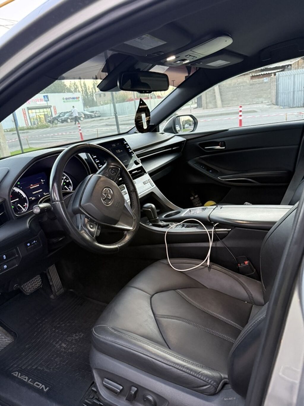 Toyota Avalon: 2019 г., 2.5 л, Гибрид, Седан: фото 6