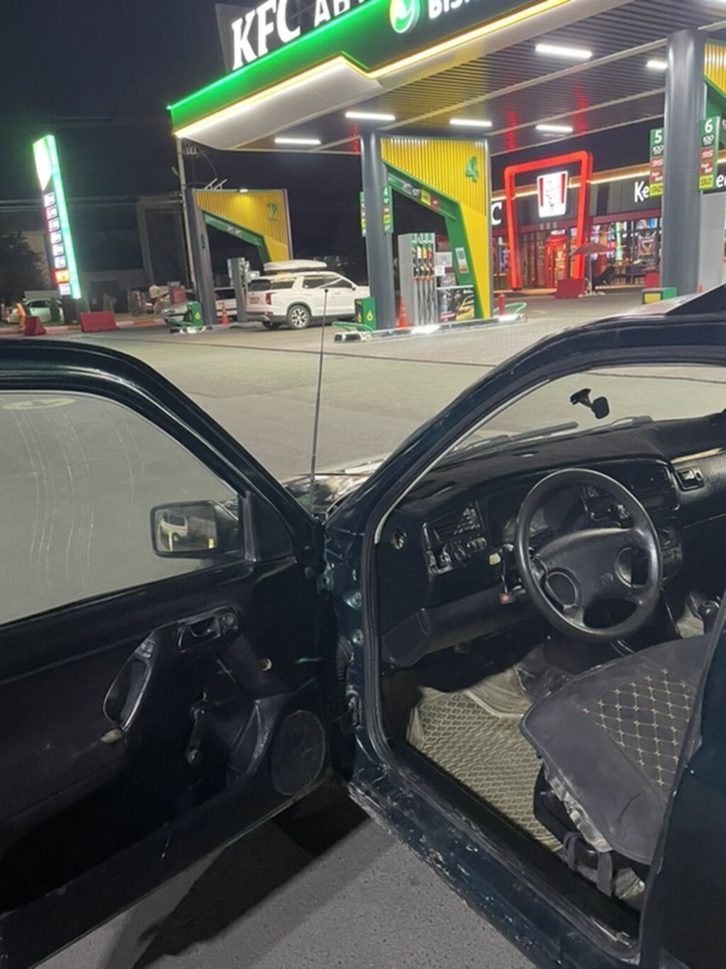 Volkswagen Golf: 1995 г., 1.8 л, Механика, Бензин, Универсал: фото 6