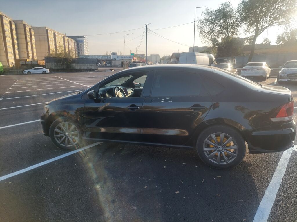 Volkswagen Polo: 2016 г., 1.6 л, Механика, Бензин, Седан: фото 5
