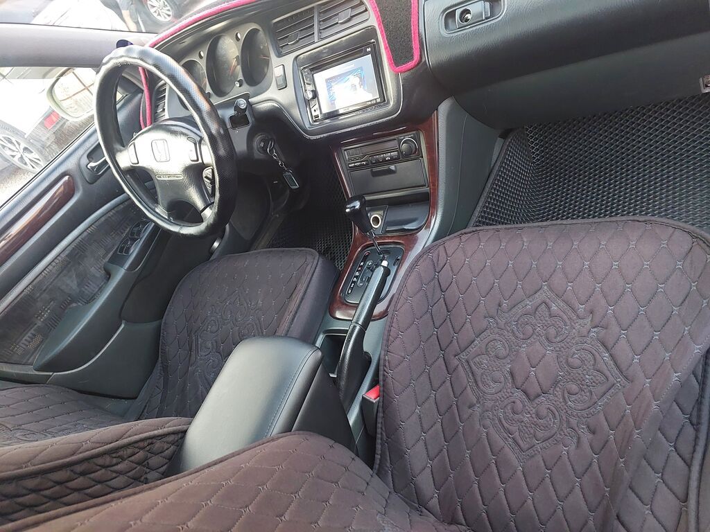 Honda Accord: 1999 г., 2 л, Автомат, Газ: фото 7