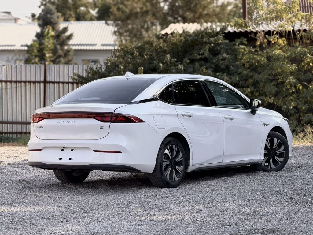 GAC Aion S — электрический седан Кузов и дизайн: - Аэродинамичный: фото 3