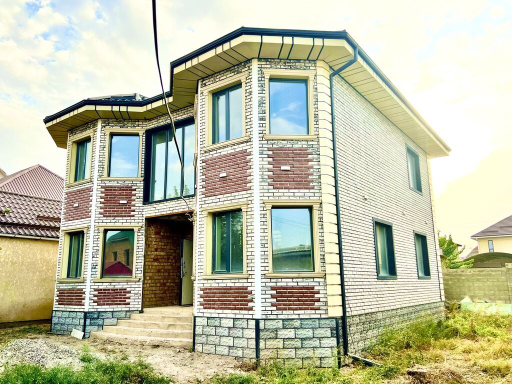 6 комнат и более, 200 м², 4 соток, Бишкек, Селекционное с. Собственник: фото 1