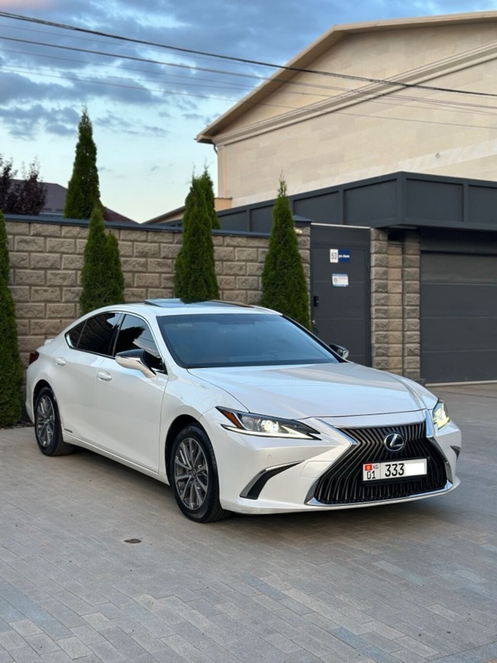 Lexus ES: 2019 г., 2.5 л, Автомат, Гибрид, Седан — фото 4