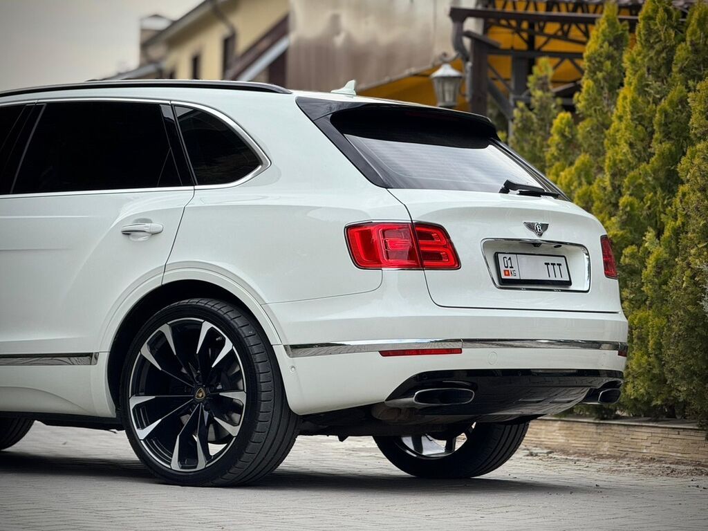 Bentley Bentayga: 2019 г., 4 л, Автомат, Бензин, Внедорожник: фото 5