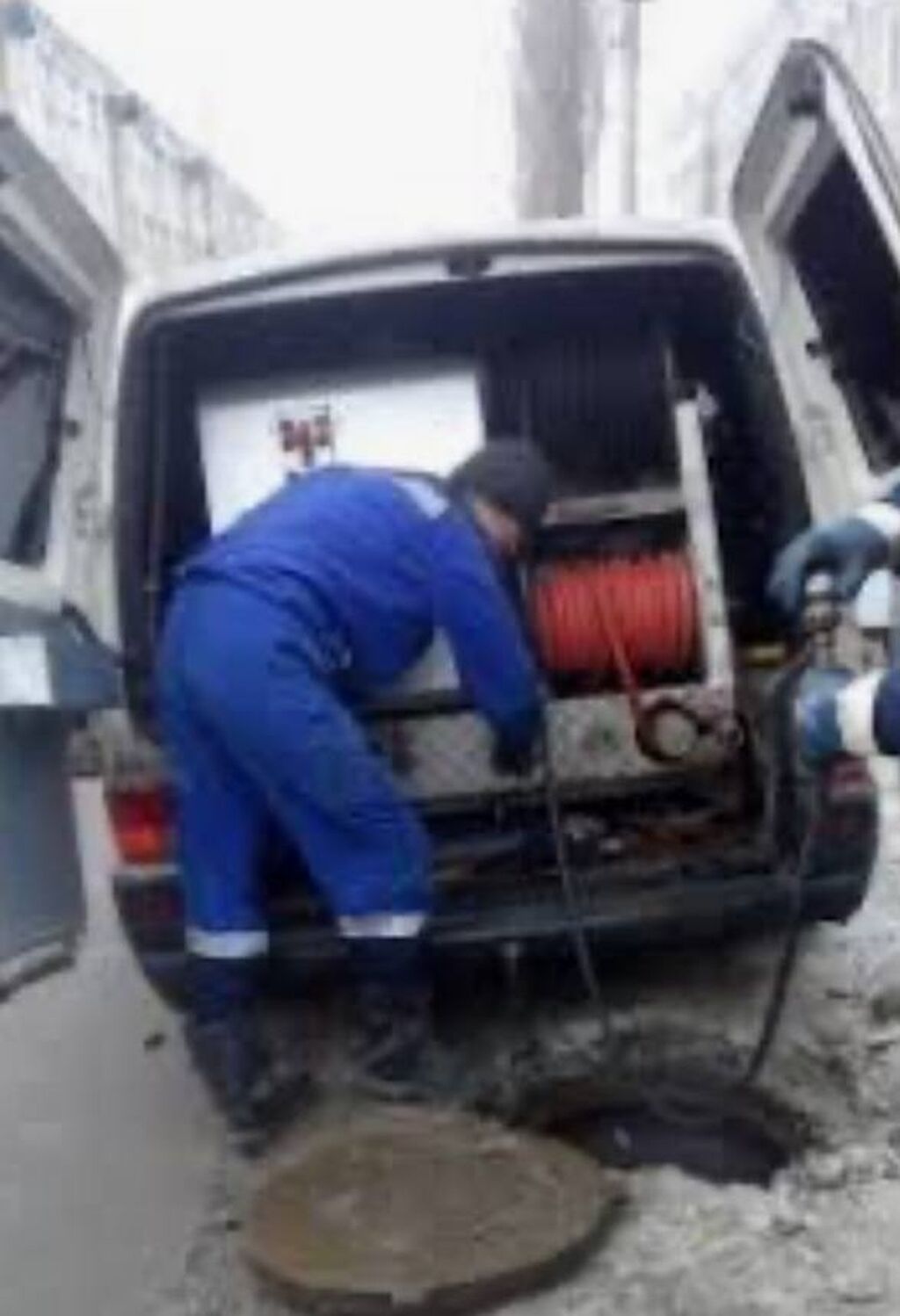 Канализационные работы | Чистка канализации, Чистка стояков, Прочистка труб Больше 6 лет опыта: фото 3