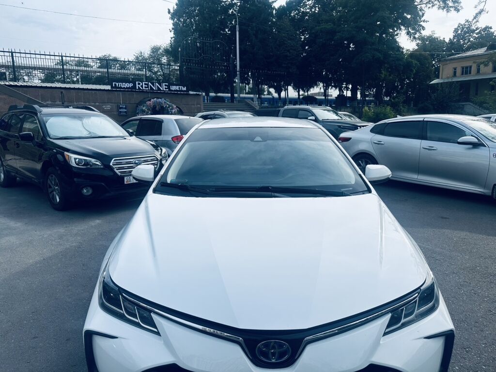Toyota Corolla: 2021 г., 1.8 л, Гибрид, Седан: фото 4