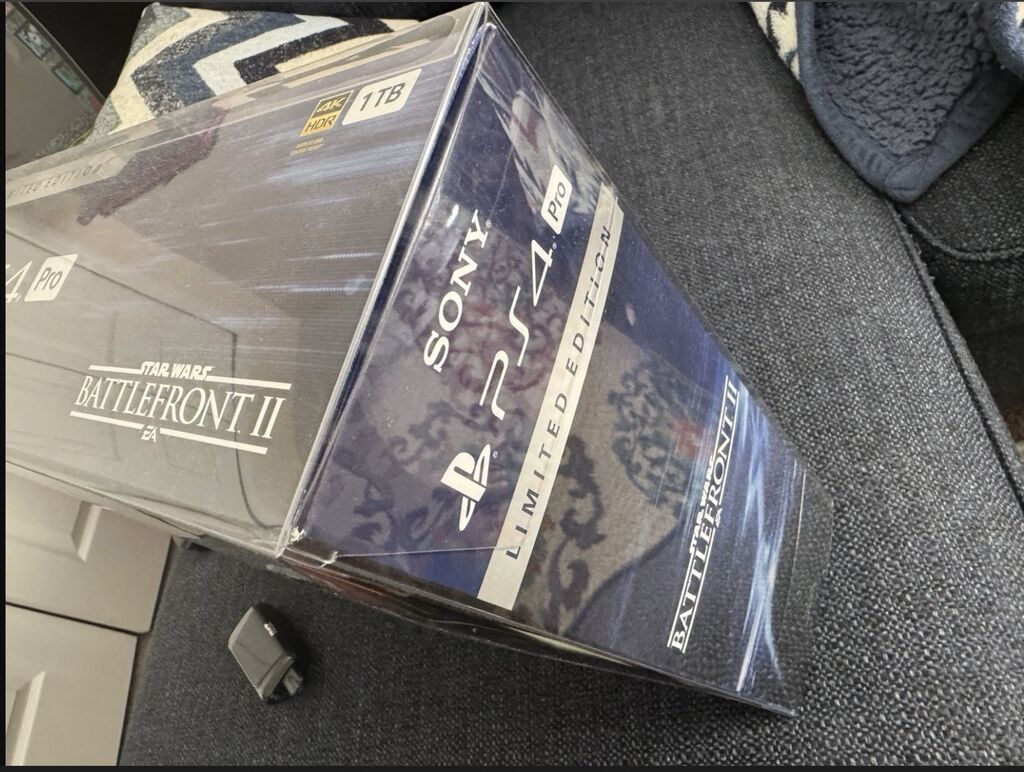 Новая Sony PlayStation 4 Pro STAR WARS: Battlefront II Limited Edition: фото 8