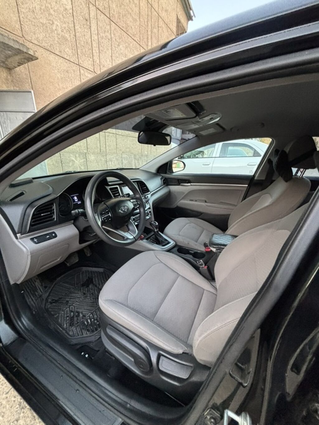 Hyundai Elantra: 2019 г., 2 л, Автомат, Бензин, Седан: фото 5
