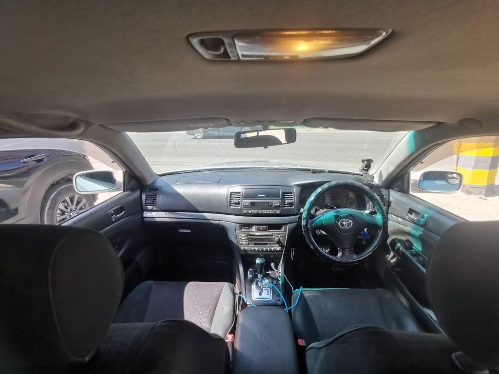 Toyota Mark II: 2004 г., 2 л, Автомат, Бензин, Универсал: фото 4