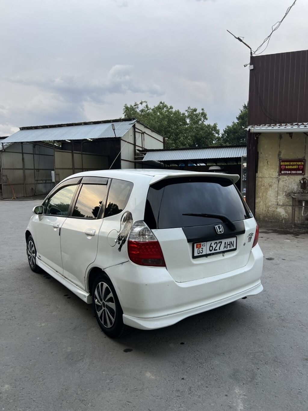 Honda Fit: 2002 г., 1.3 л, Автомат, Бензин, Хэтчбэк: фото 2