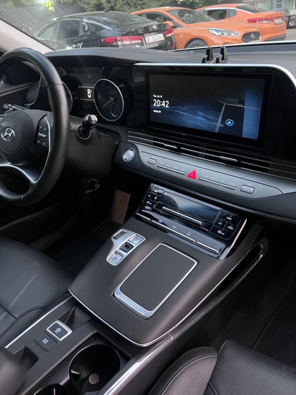 Hyundai Grandeur: 2022 г., Автомат, Бензин, Седан: фото 8
