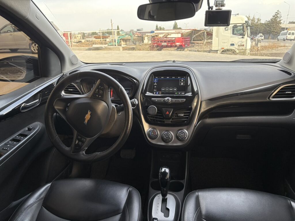 Chevrolet Spark: 2021 г., 1 л, Вариатор, Бензин, Хэтчбэк: фото 6