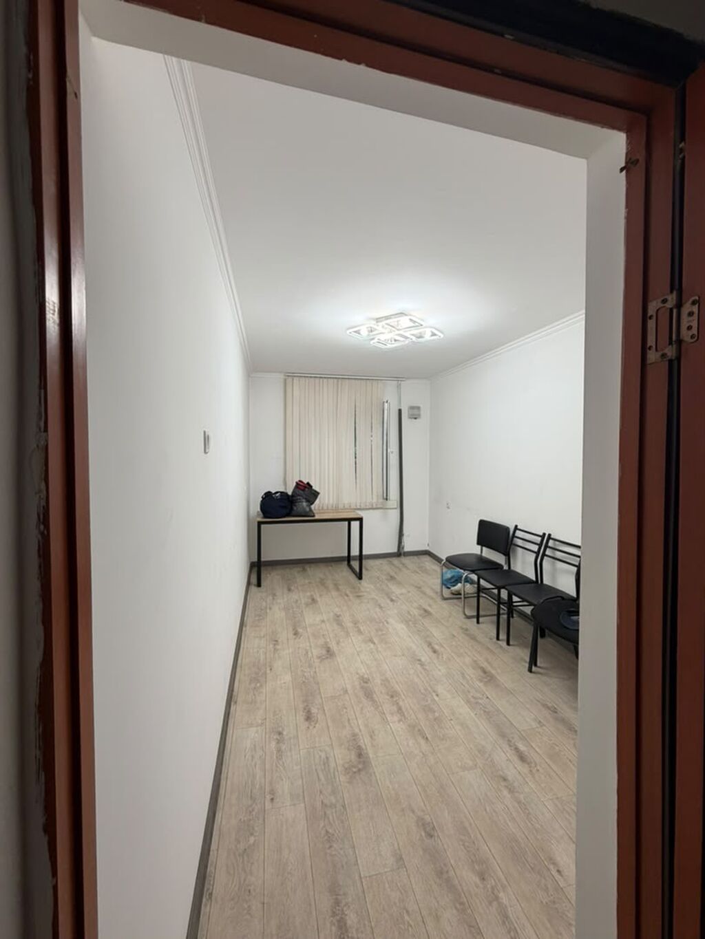 Аренда офисов, 60 м², В жилом комплексе, 1 линия, С отдельной кухней, С отдельным входом: фото 3