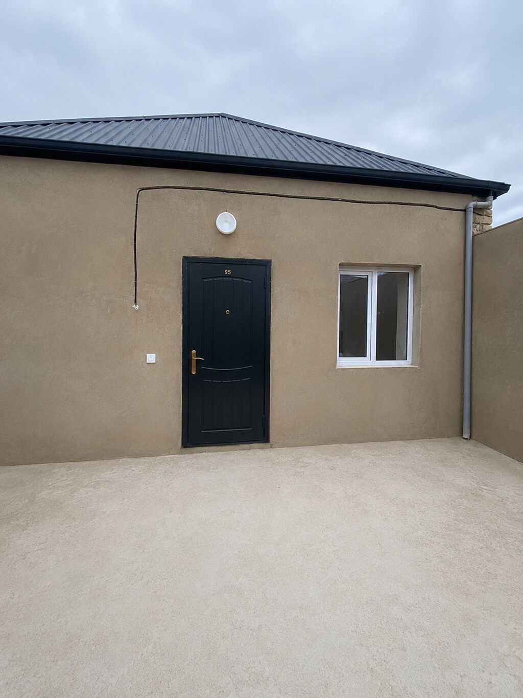 Masazırda yeni təmirli 3 otaqlı həyət evi satılır! Sot 1,2 🏡 📍 Ünvan