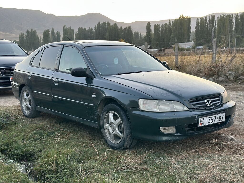 Honda Accord: 2002 г., 2 л, Автомат, Бензин, Седан: фото 3