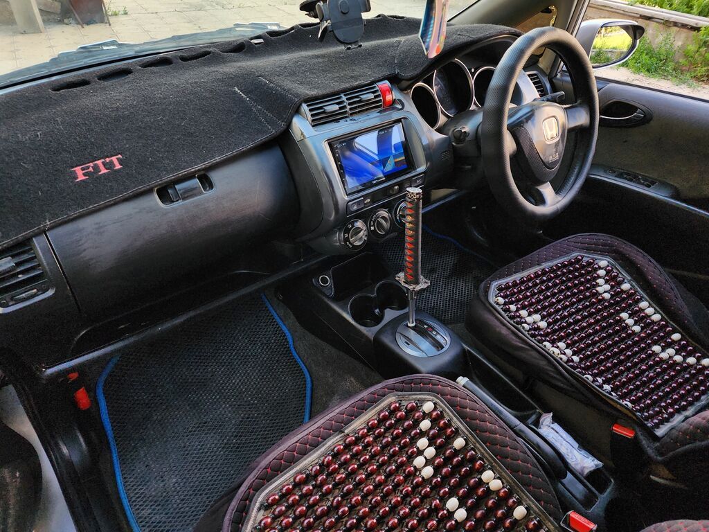 Honda Fit: 2005 г., 1.3 л, Автомат, Бензин, Хэтчбэк: фото 7