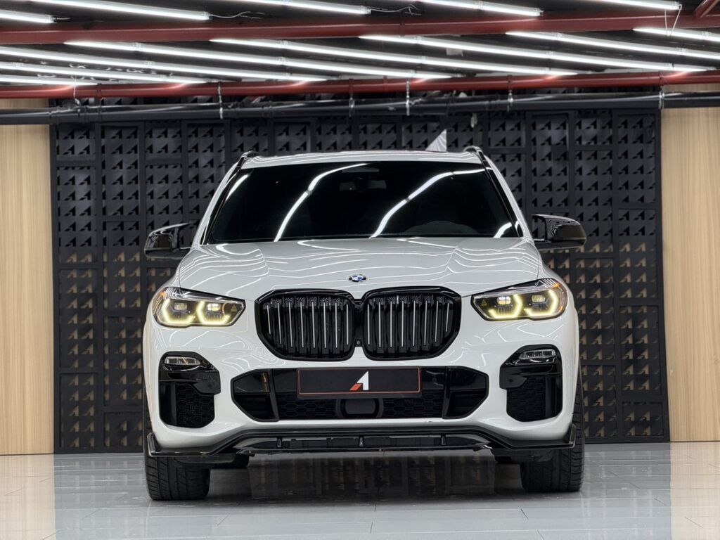 BMW X5: 2019 г., 4.4 л, Автомат, Бензин, Кроссовер: фото 3